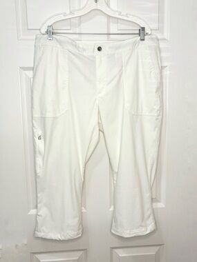 Columbia Utility Cargo Pants Women’s 18 Plus Cropped Zip Close Adjustable Hem